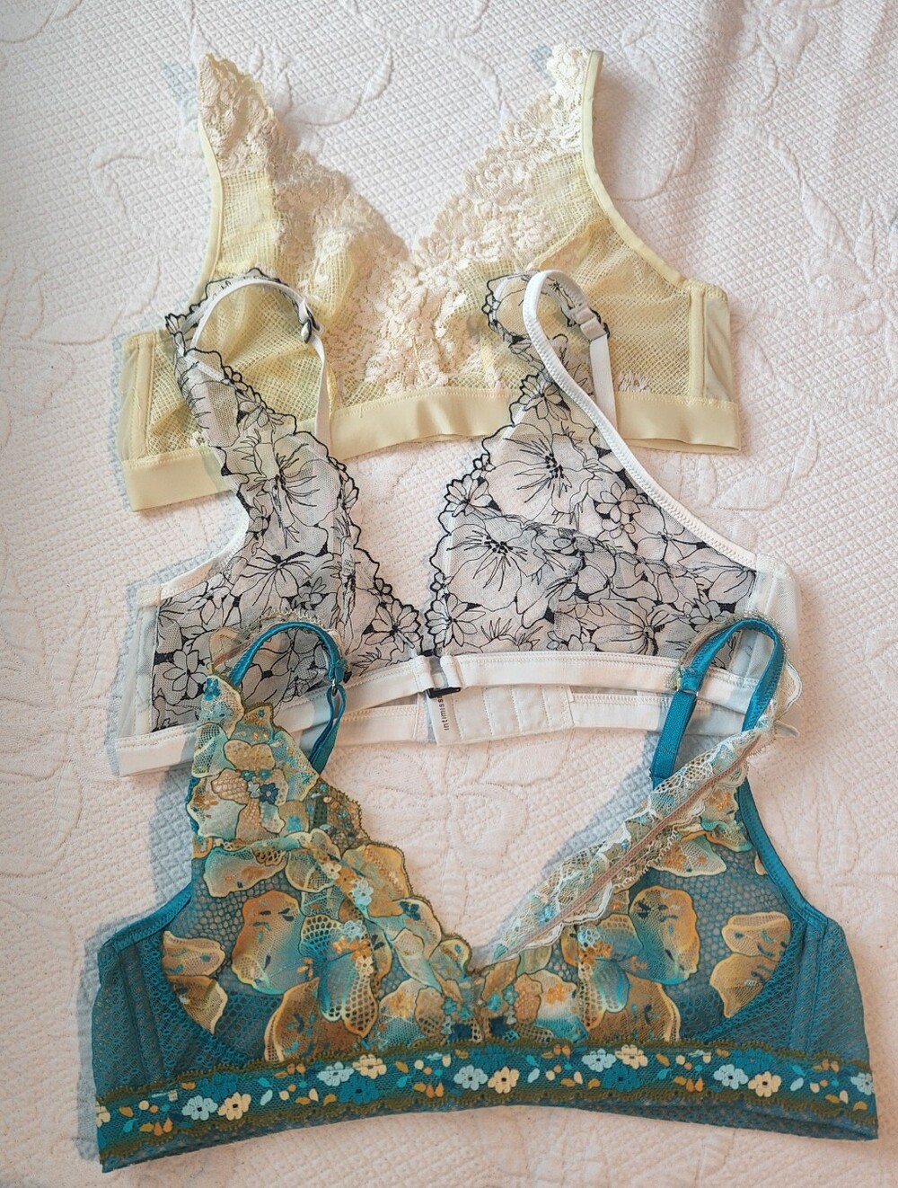 intimissimi Lace & Floral Bralette Set in Cream, White, Teal Bundle
